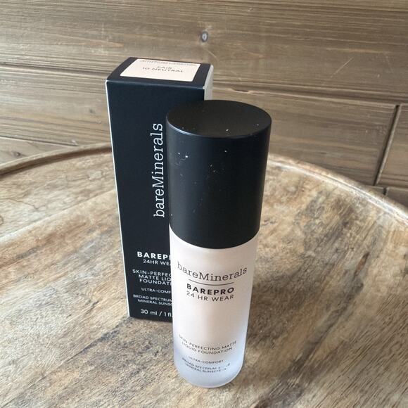 bareMinerals BAREPRO 24HR MATTE FOUNDATION SPF 20 fair 10 neutral - Exp 5/26 - Picture 2 of 5